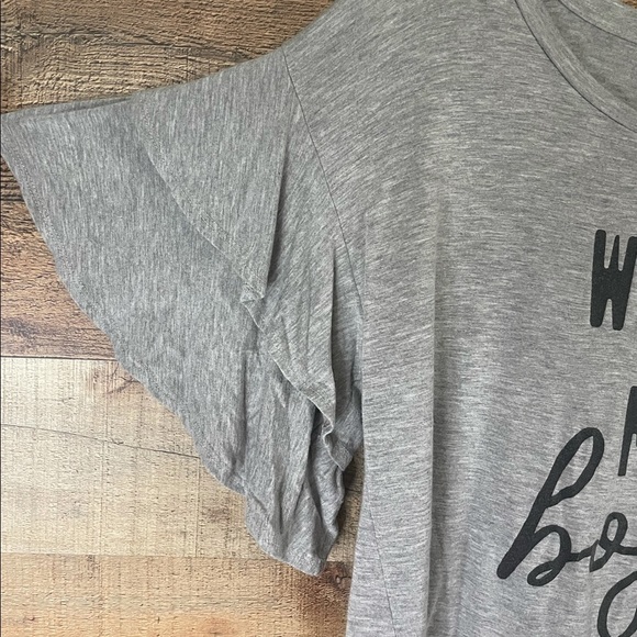 Alya Wife Mom Boss gray tiered sleeve top Size Small - Picture 4 of 7